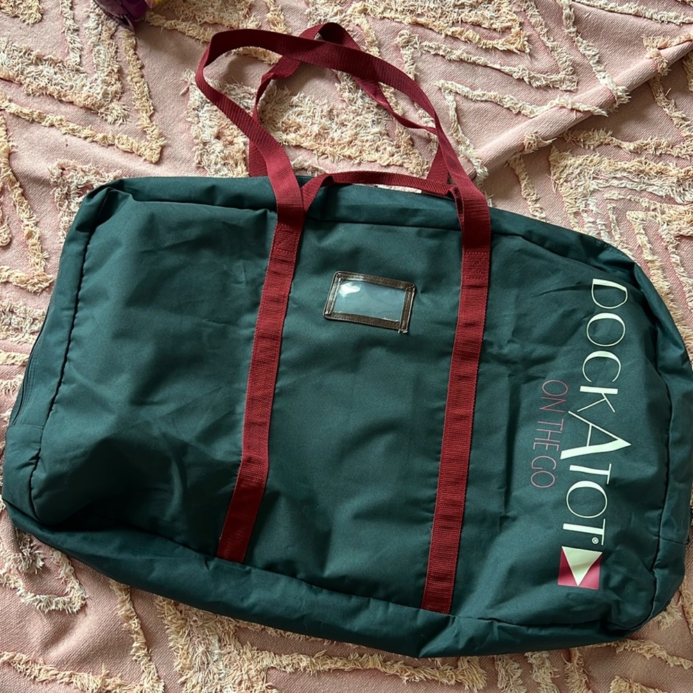 Dockatot traveling bag